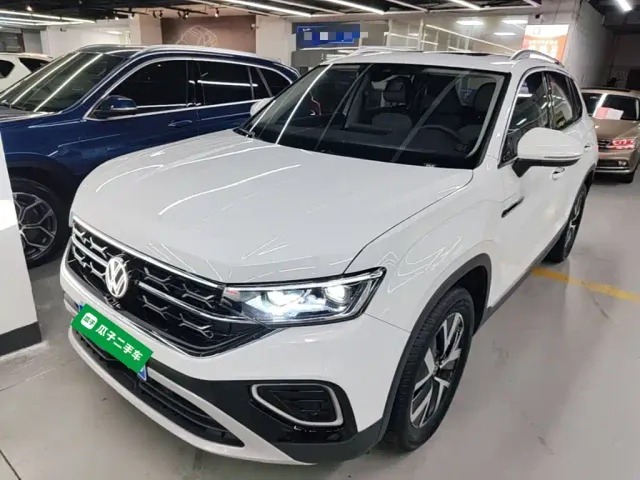 Фотография автомобиля — Volkswagen Tayron