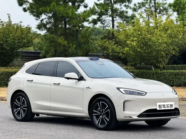 Aito M5 — Фото автомобиля 3