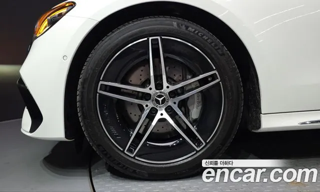 Mercedes-Benz E-Class — Фото автомобиля 5