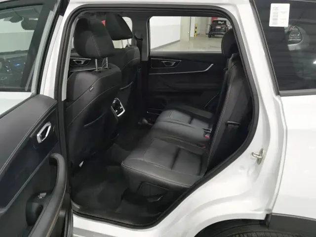 Chery Tiggo 8 — Фото автомобиля 15