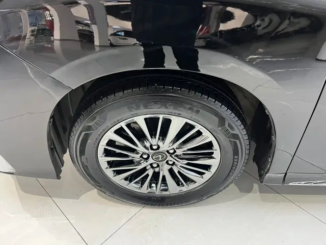 Toyota Vellfire — Фото автомобиля 13