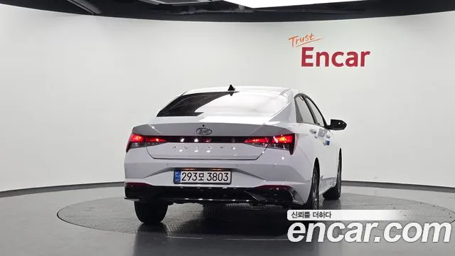 Hyundai Avante CN7 — Фото автомобиля 4
