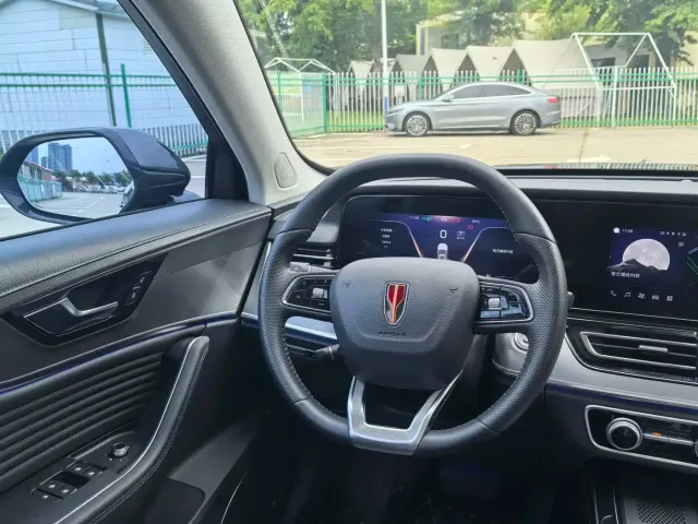 Hongqi HS5 — Фото автомобиля 15