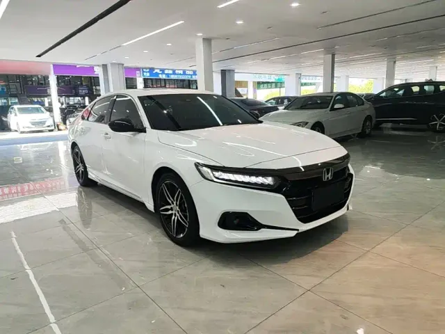 Honda Accord — Фото автомобиля 3