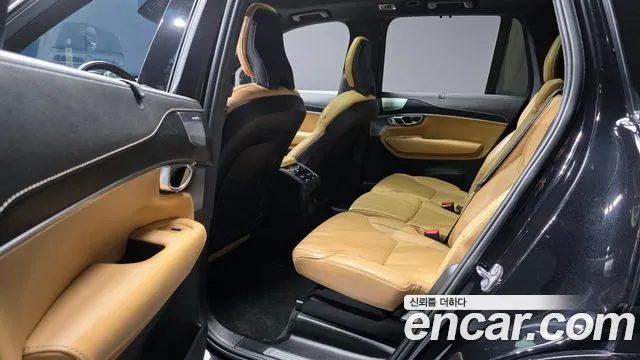 Volvo XC90 — Фото автомобиля 18