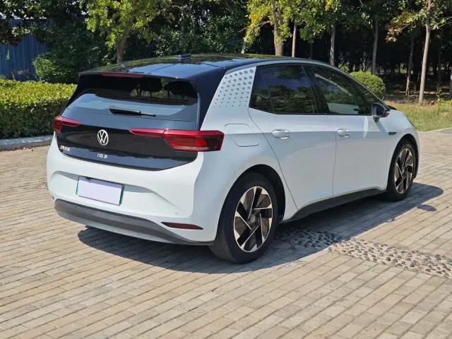 Volkswagen ID.3 — Фото автомобиля 7