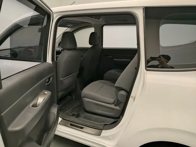 Wuling Hongguang — Фото автомобиля 13