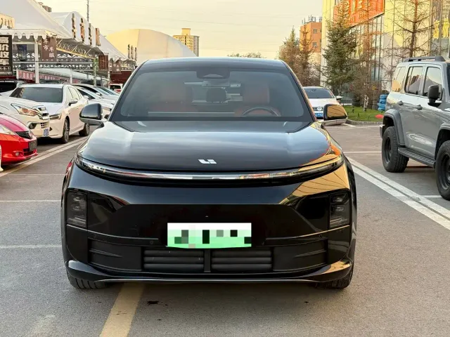 Li Auto L6 — Фото автомобиля 2