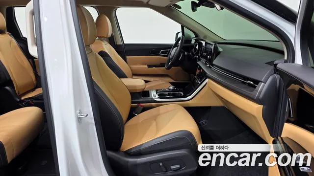 Kia Canival — Фото автомобиля 11