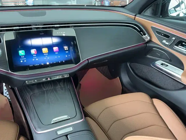 Mercedes-Benz E-Class — Фото автомобиля 22