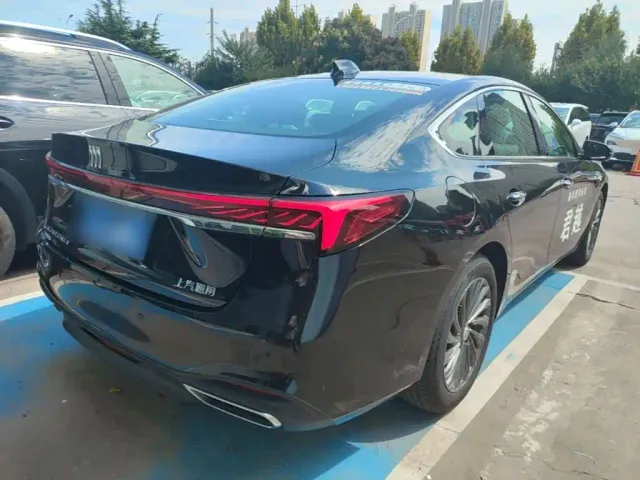 Buick LaCrosse — Фото автомобиля 6