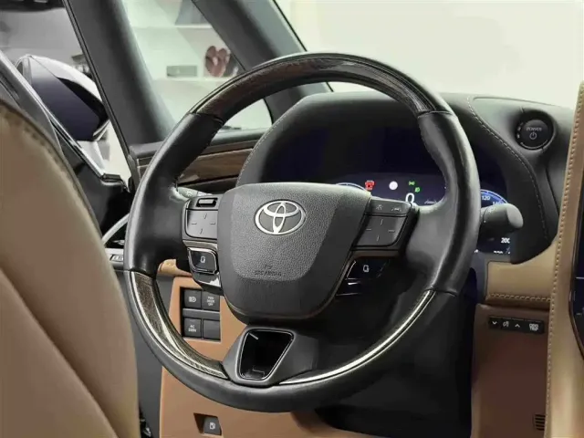 Toyota Alphard — Фото автомобиля 13