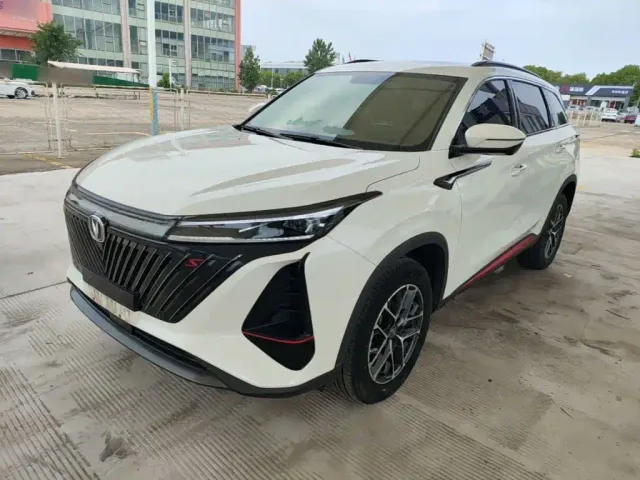 Фотография автомобиля — Changan CS75 Plus