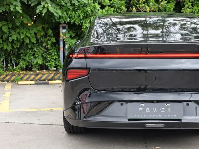 Xpeng P7 — Фото автомобиля 23