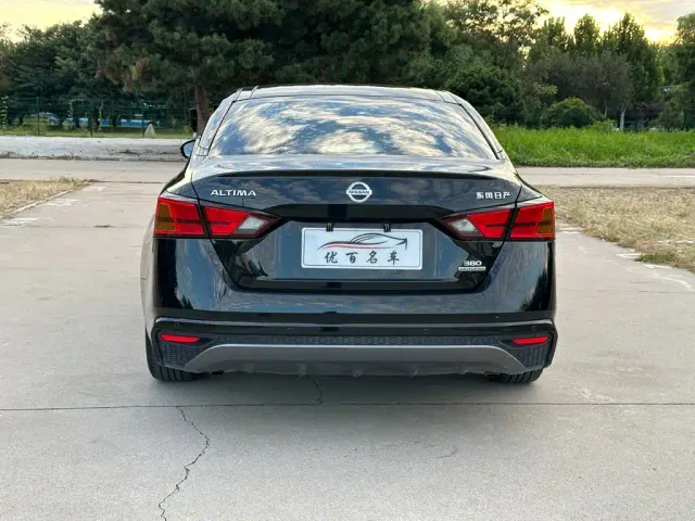 Nissan Teana — Фото автомобиля 5