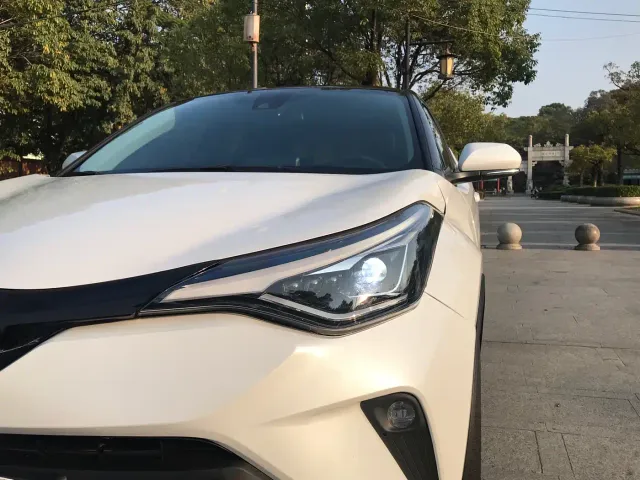 Toyota C-HR — Фото автомобиля 10