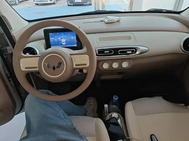 Wuling Hongguang Mini EV — Фото автомобиля 9