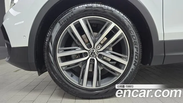Volkswagen Tiguan Tiguan 2 поколение 2.0 TDI Prestige — Фото автомобиля 5