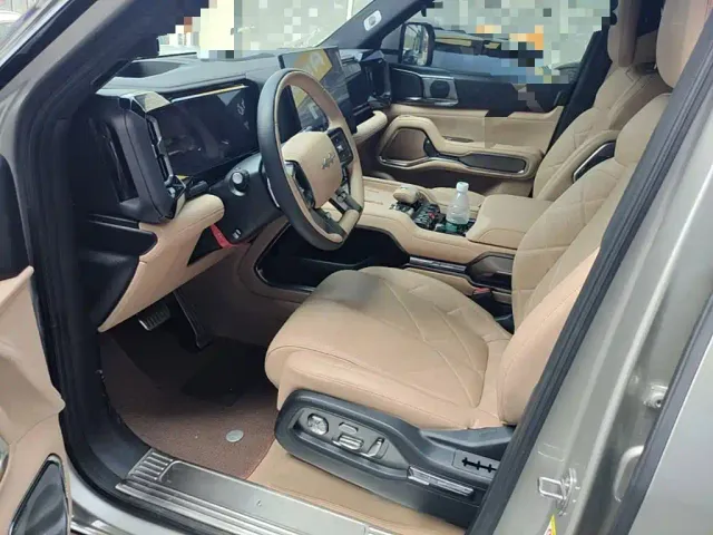 Fang Cheng Bao Leopard 8 2025 Zhiyong Flagship 7-Seater — Фото автомобиля 14