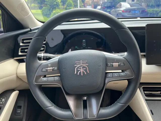 BYD Qin L — Фото автомобиля 18