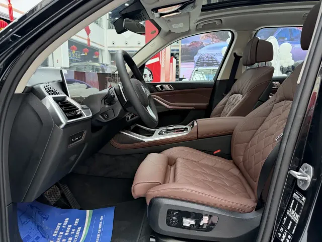 BMW X7 — Фото автомобиля 9