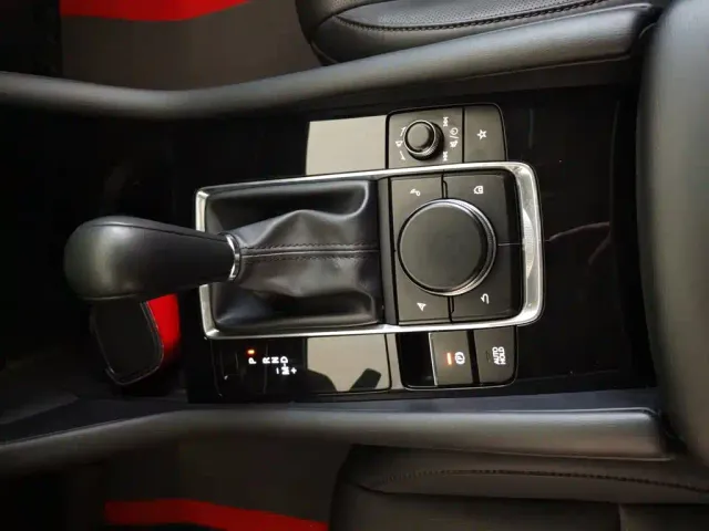Mazda Axela — Фото автомобиля 8