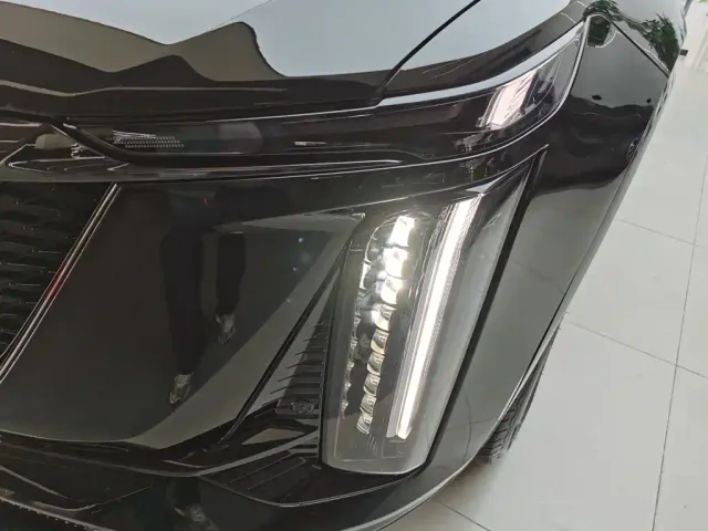 Cadillac XT5 — Фото автомобиля 23