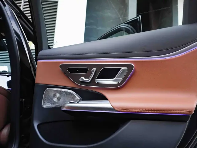 Mercedes-Benz E-Class — Фото автомобиля 23