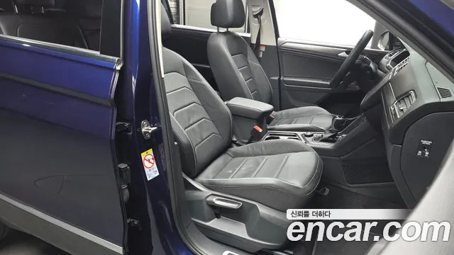 Volkswagen Tiguan — Фото автомобиля 12