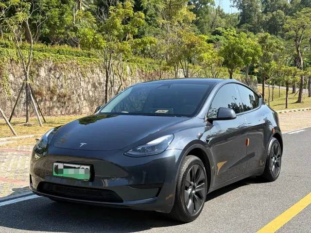 Фотография автомобиля — Tesla Model Y