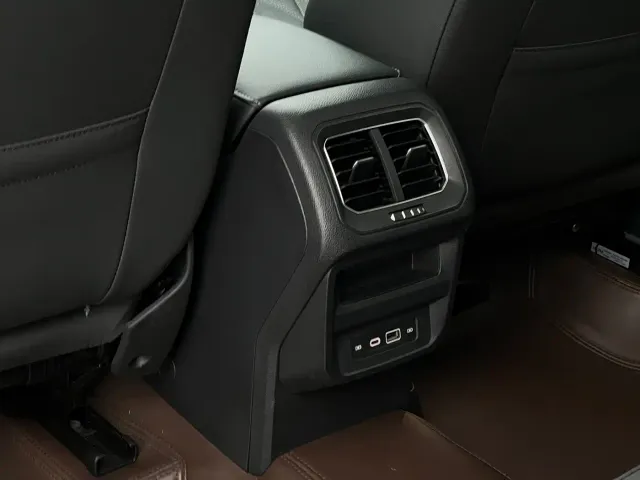 Volkswagen Tiguan L — Фото автомобиля 15