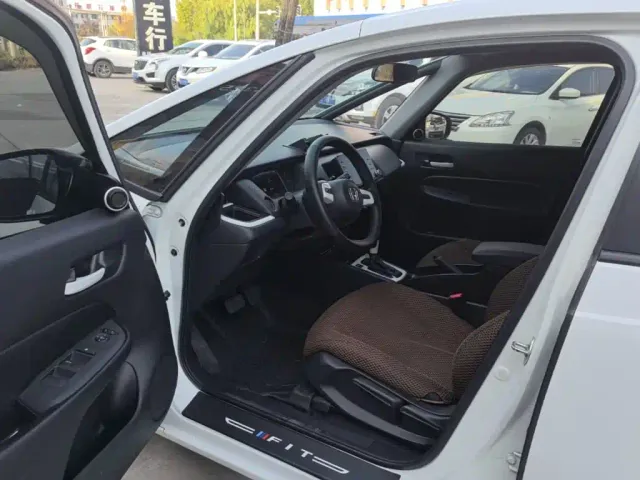 Honda Fit — Фото автомобиля 15
