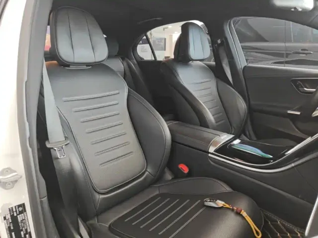 Mercedes-Benz C-Class — Фото автомобиля 24
