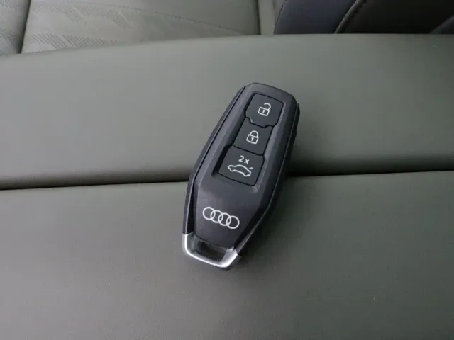 Audi A6L — Фото автомобиля 18