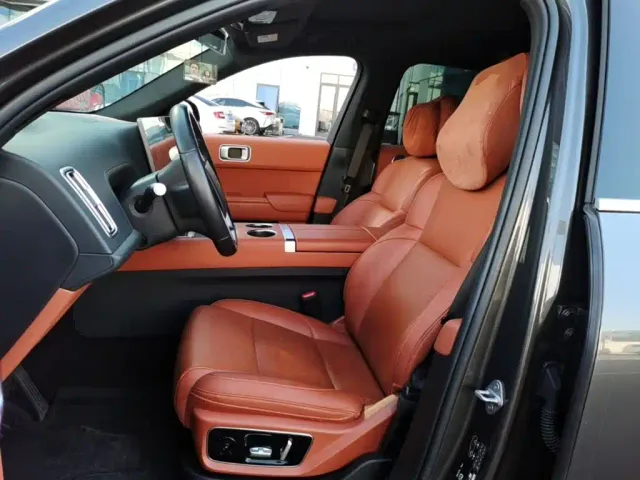 Li Auto L7 — Фото автомобиля 14