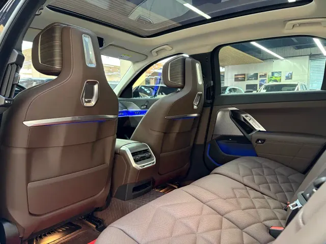 BMW 7 Series — Фото автомобиля 18