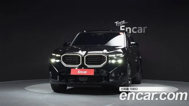 BMW XM — Фото автомобиля 3