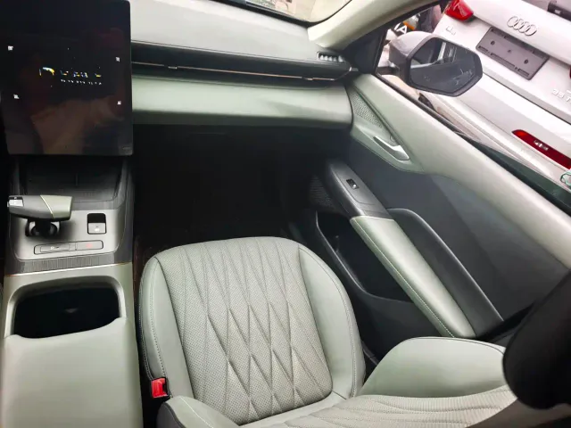 Changan Lamore — Фото автомобиля 10