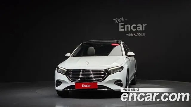 Mercedes-Benz E-Class — Фото автомобиля 3
