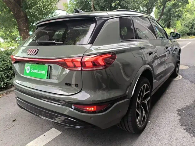 Audi Q6L e-tron — Фото автомобиля 7