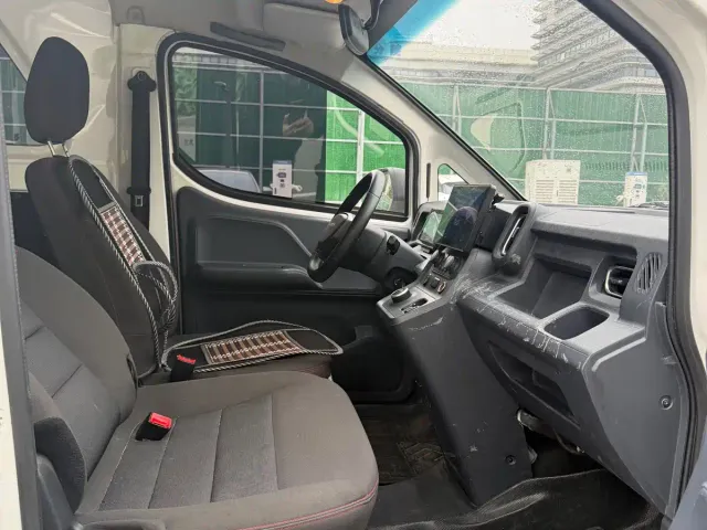 Yufeng Auto Golden Warehouse — Фото автомобиля 11