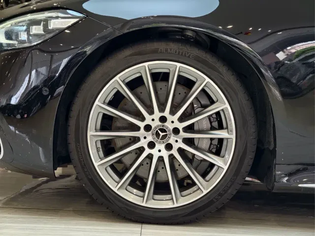 Mercedes-Benz S-Class — Фото автомобиля 25