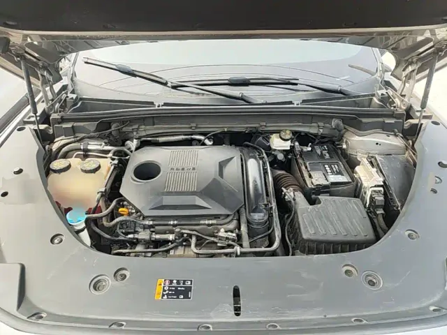 Roewe RX5 — Фото автомобиля 19