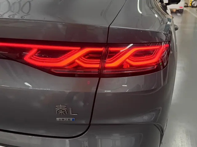 BYD Qin L — Фото автомобиля 11