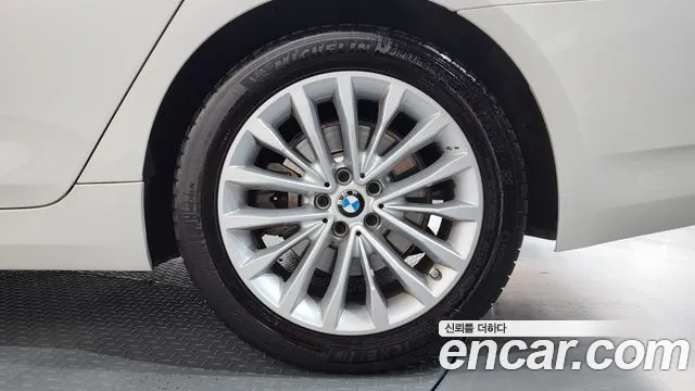 BMW 5 Series G30 — Фото автомобиля 6