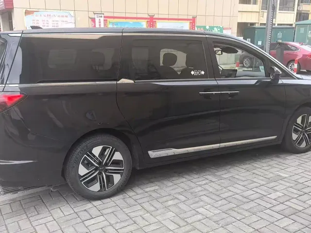 JAC Refine RF8 PHEV — Фото автомобиля 3