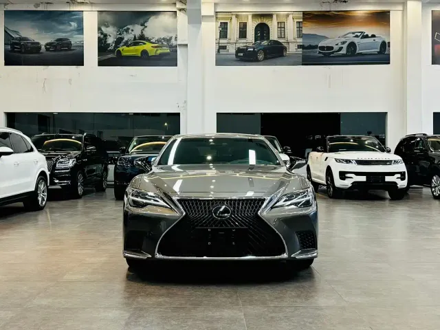Lexus LS — Фото автомобиля 2