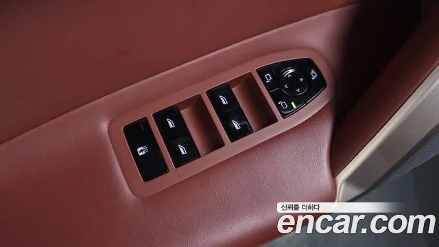 BMW iX — Фото автомобиля 25