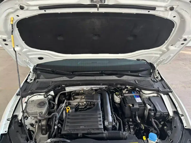 Volkswagen Golf — Фото автомобиля 19