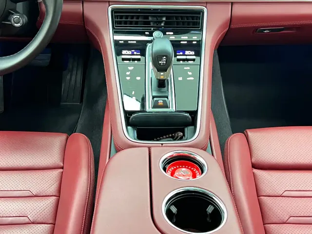 Porsche Panamera — Фото автомобиля 25
